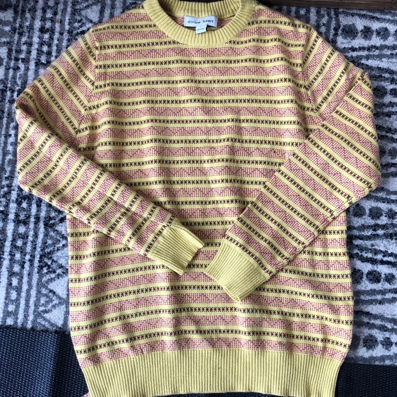 Brand new Divine heart light sweater - Picture 1 of 5
